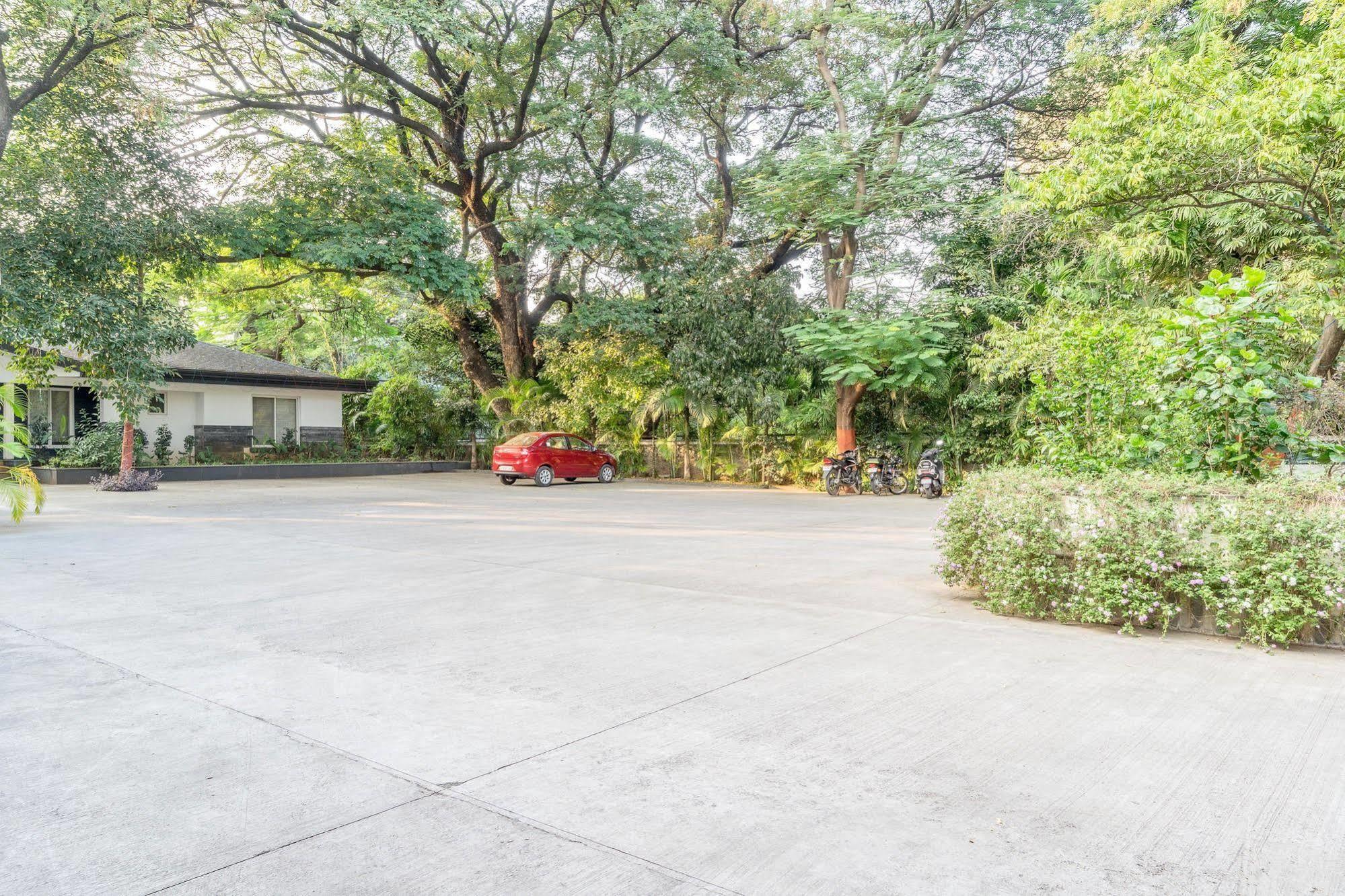 Mint Koregaon Park Next To Osho Ashram Poona Buitenkant foto