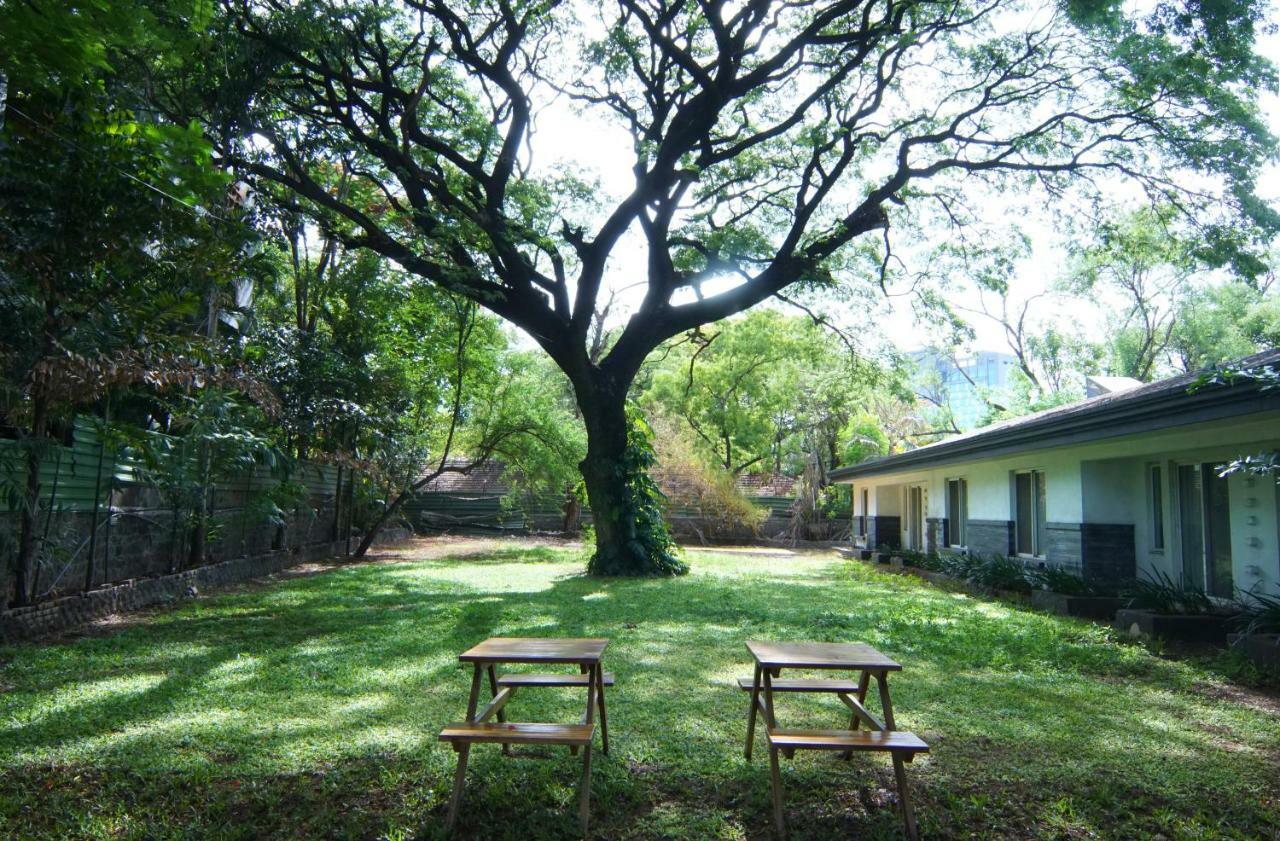 Mint Koregaon Park Next To Osho Ashram Poona Buitenkant foto