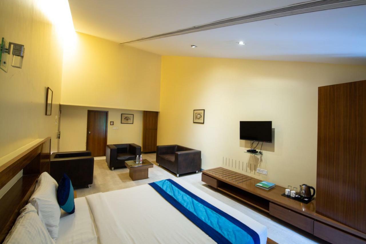 Mint Koregaon Park Next To Osho Ashram Poona Buitenkant foto