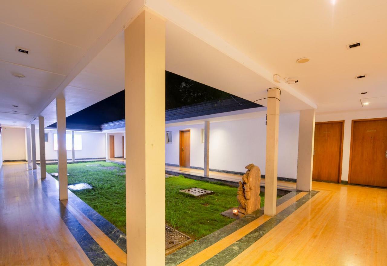 Mint Koregaon Park Next To Osho Ashram Poona Buitenkant foto